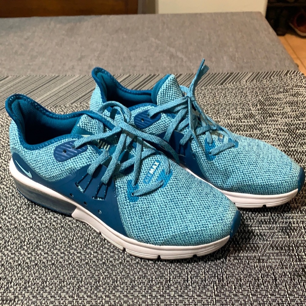 Nike Air Max 6Y or women’s 7.5
